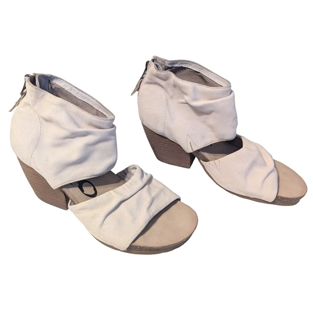 OTBT Patchouli Perforated Leather Ivory Slouchy Wedge Sandals Peep Toe 8.5M